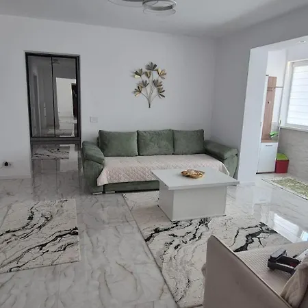 Apartament Apartament *