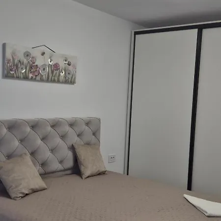Apartament *